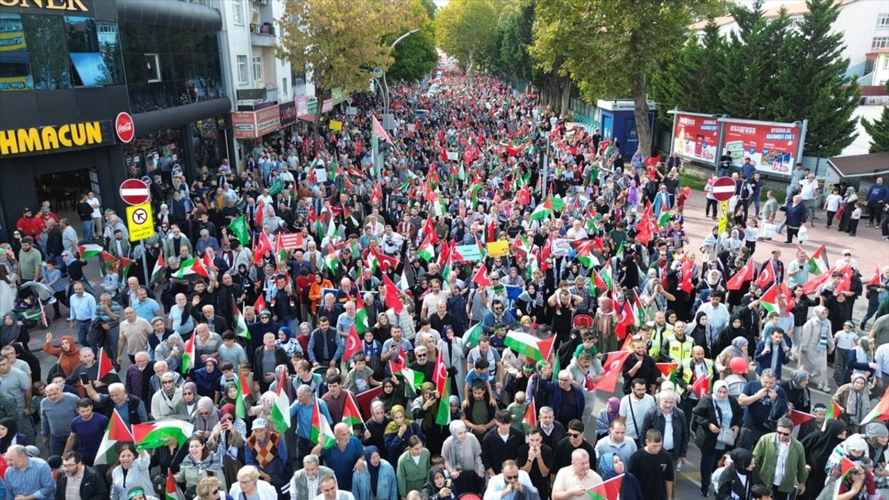 Sakarya'da Filistin İçin Dayanışma Yürüyüşü
