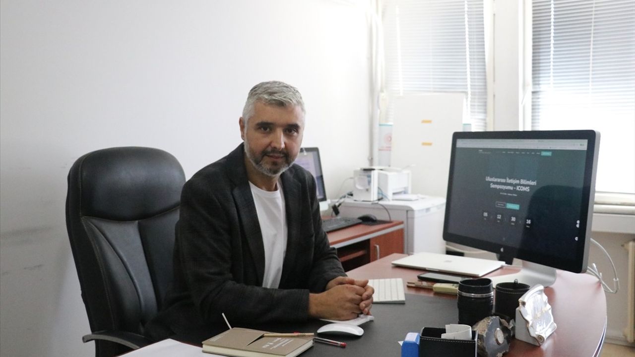 Sakarya'da Uluslararası İletişim Bilimleri Sempozyumu Başlıyor