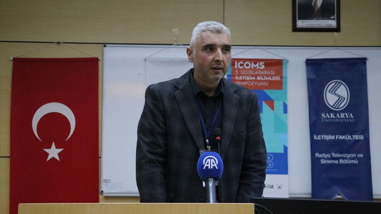 Sakarya'daki 5. Uluslararası İletişim Bilimleri Sempozyumu Başladı