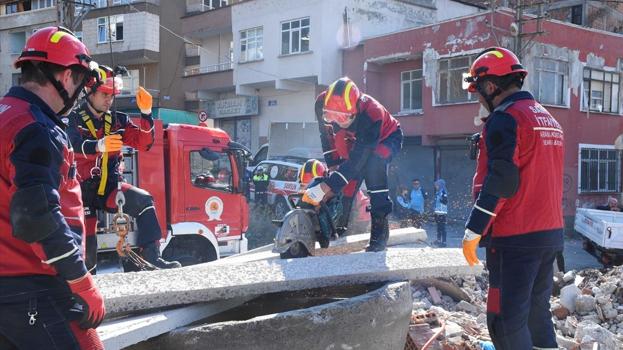 Samsun'da 6,4 Büyüklüğünde Deprem Tatbikatı Gerçekleştirildi