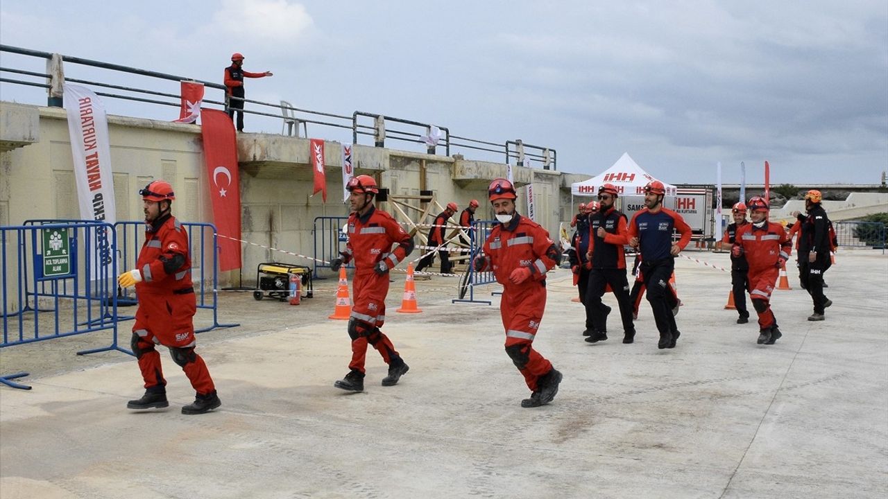 Samsun'da 7.4 Büyüklüğünde Deprem Tatbikatı Gerçekleştirildi