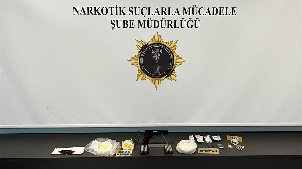 Samsun'da Baza Başlığına Gizlenmiş Uyuşturucular Ele Geçirildi