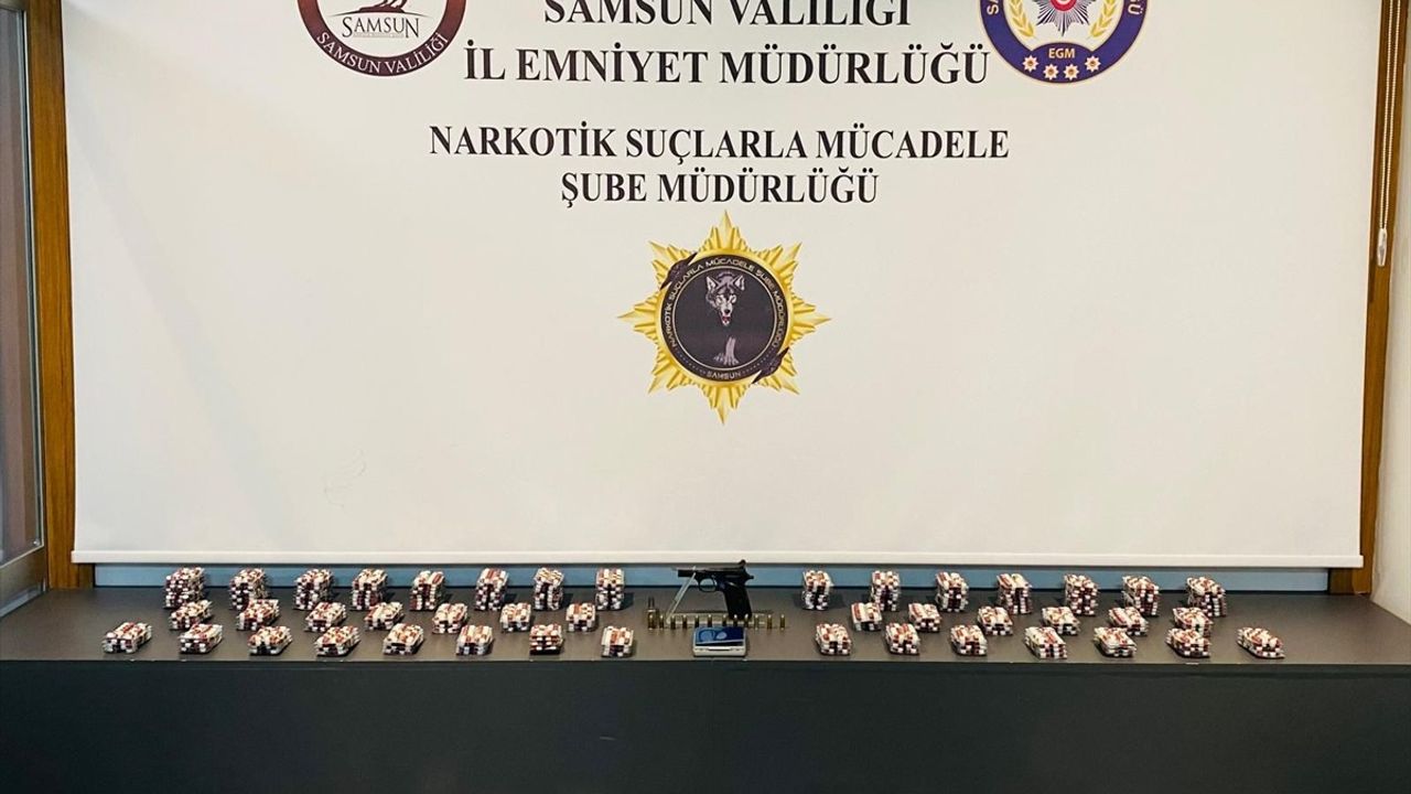 Samsun'da Çöp Konteynerine Saklanan Uyuşturucu Operasyonu: 4 Zanlı Yakalandı