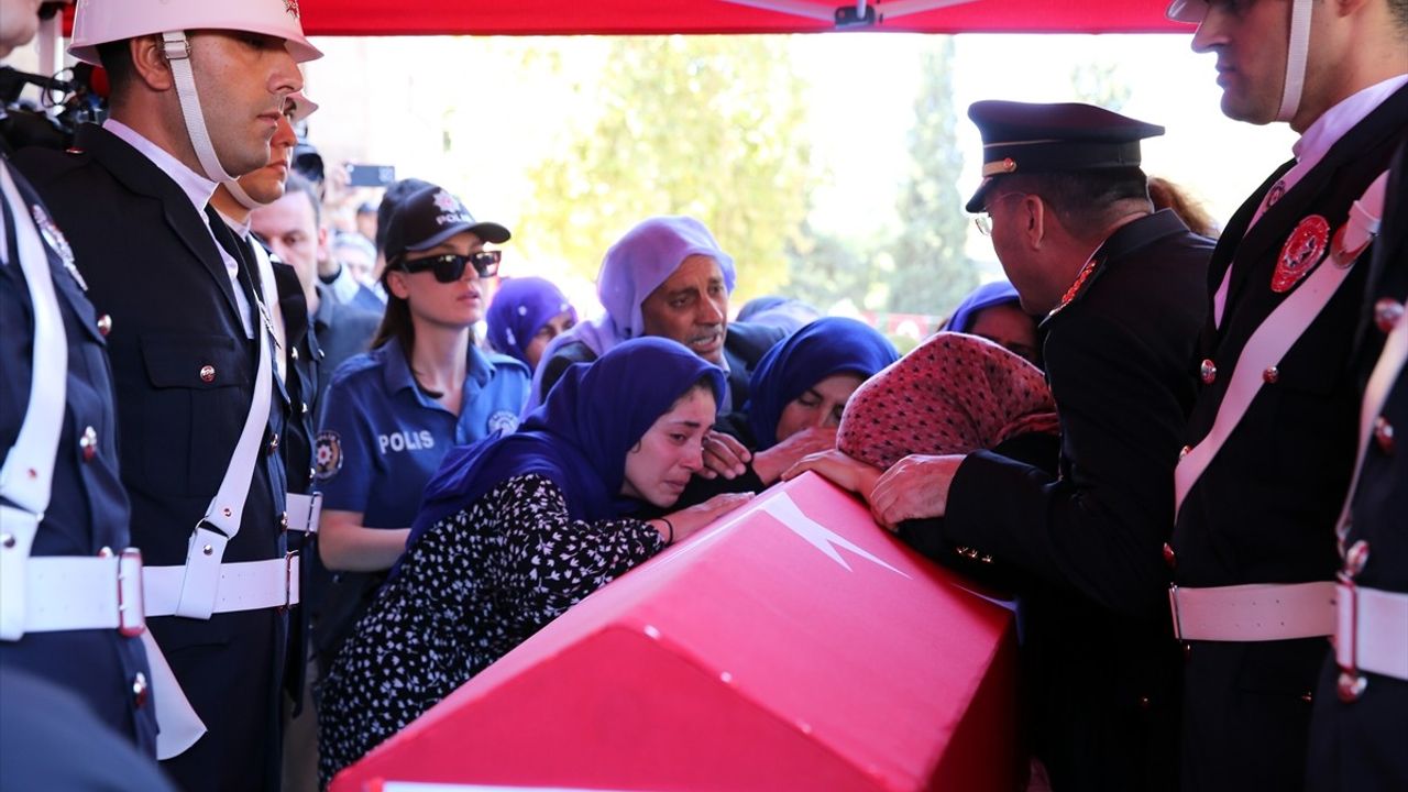 Şehit Polis Memuru Ömer Amilağ, Şanlıurfa'da Son Yolculuğuna Uğurlandı