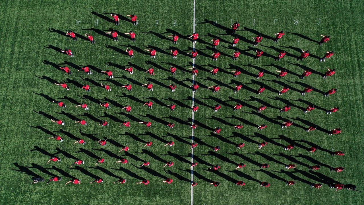 Sındırgı'da Coşku Dolu 29 Ekim Cumhuriyet Bayramı Kutlaması