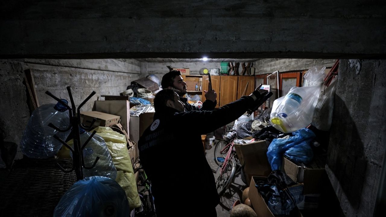 Sındırgı'da Deprem Sonrası Hasar Tespit Çalışmaları Devam Ediyor