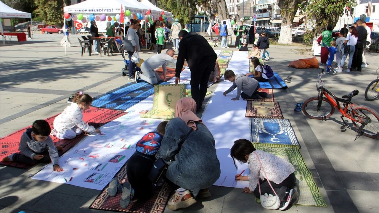 Sinop'ta Filistinli Çocuklar İçin Sanat Etkinliği