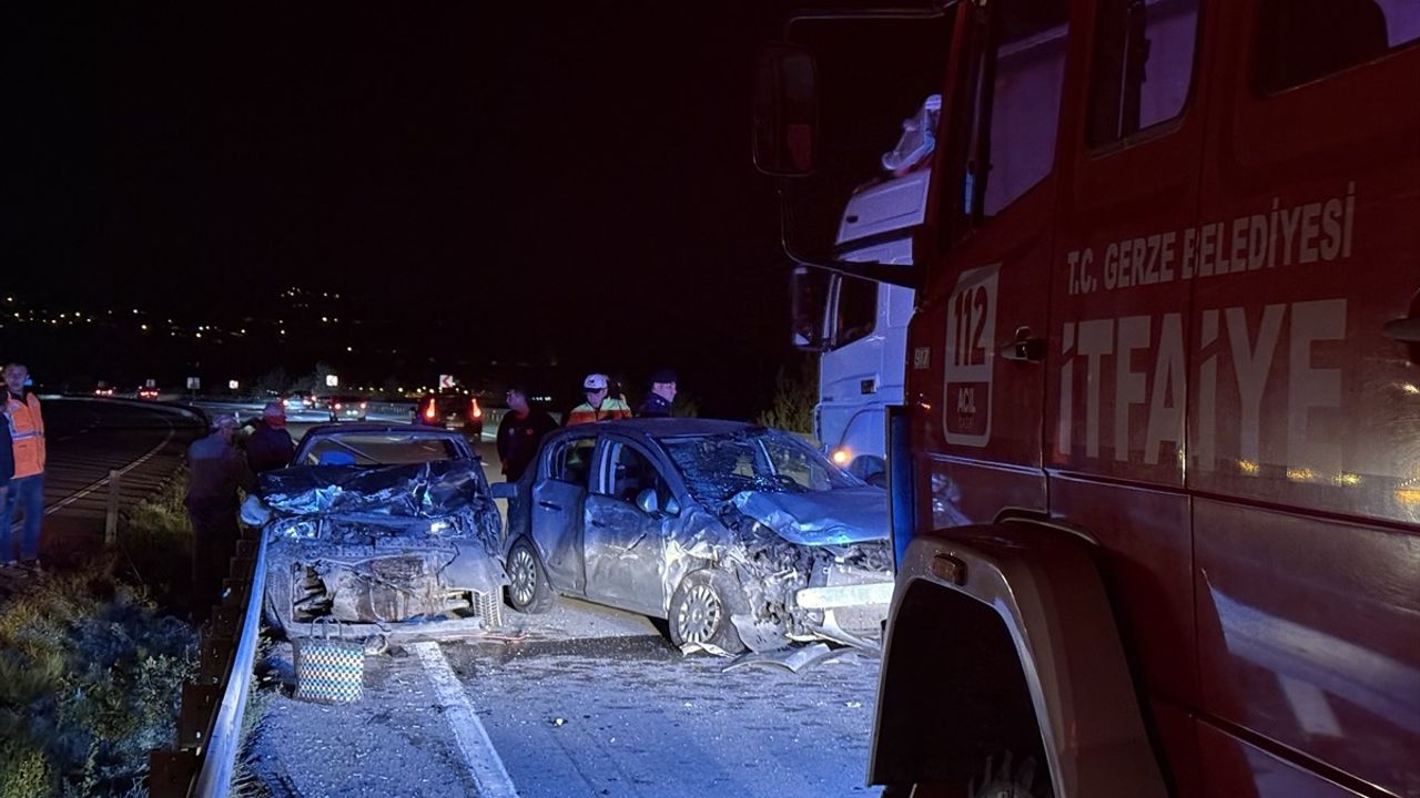 Sinop'ta Lastik Değişimi Sırasında Kaza: 4 Yaralı