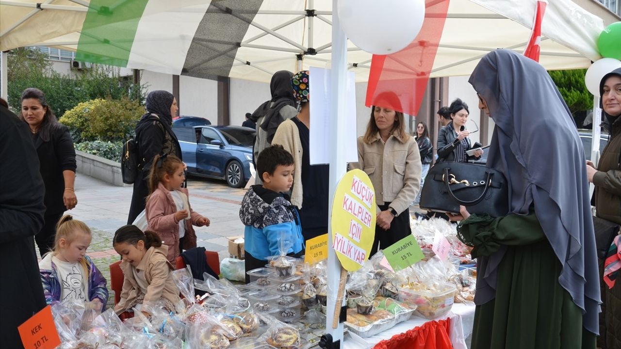 Sinop'ta Öğrencilerden Gazze İçin Yardım Kermesi