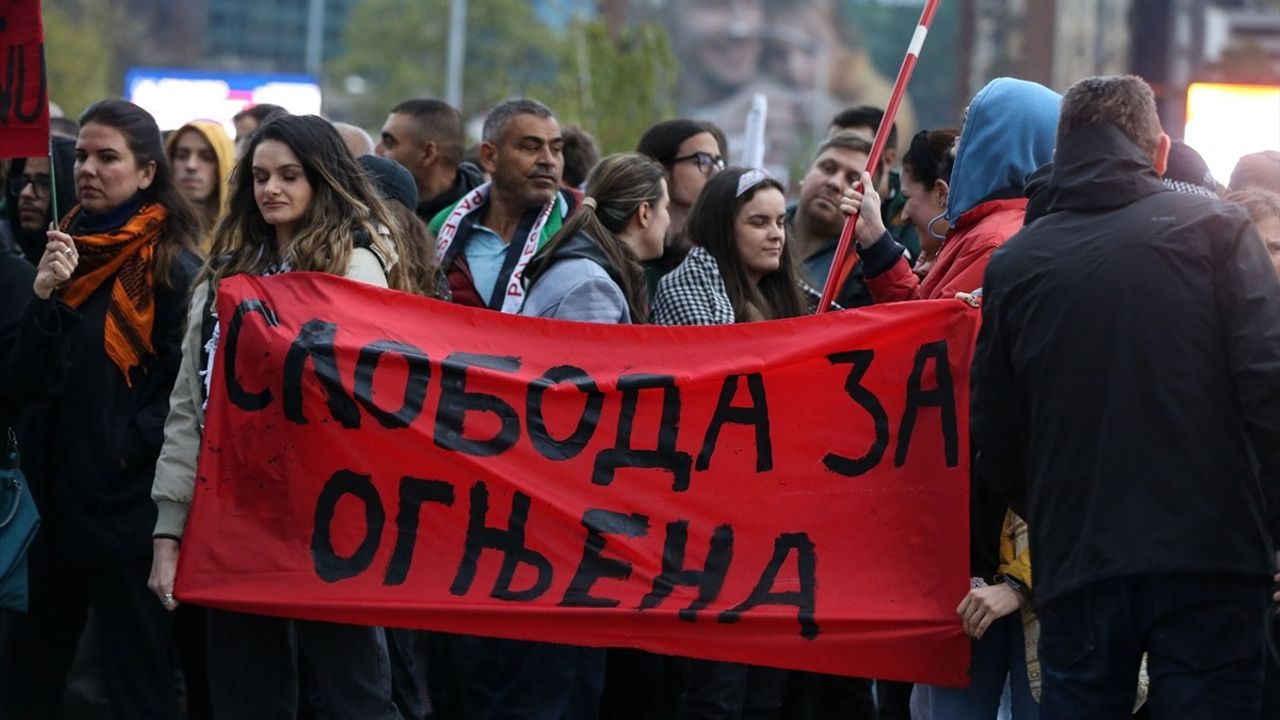 Sırbistan'da Gazze İçin Protesto Gösterisi