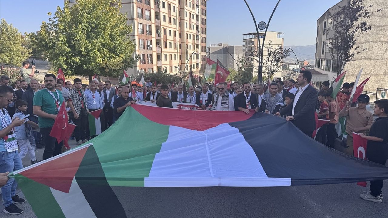 Şırnak'ta Gazze'ye Destek Yürüyüşü Düzenlendi