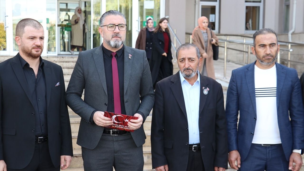 Sivas'ta Şehit Babasıyla Tartışan Otobüs Şoförüne Suç Duyurusu