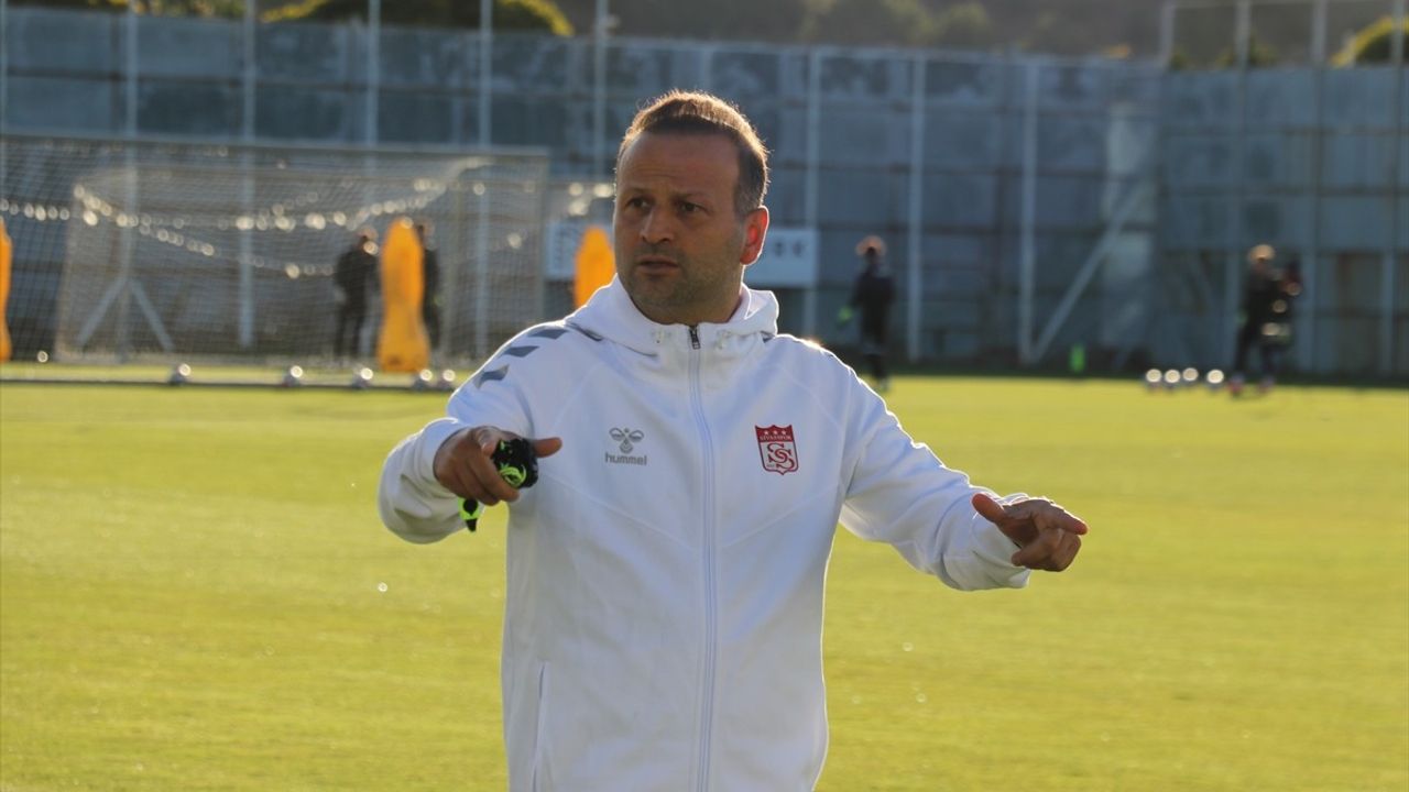 Sivasspor'un Play-Off Hedefi: Zorlu Yolda İlerleyecekler