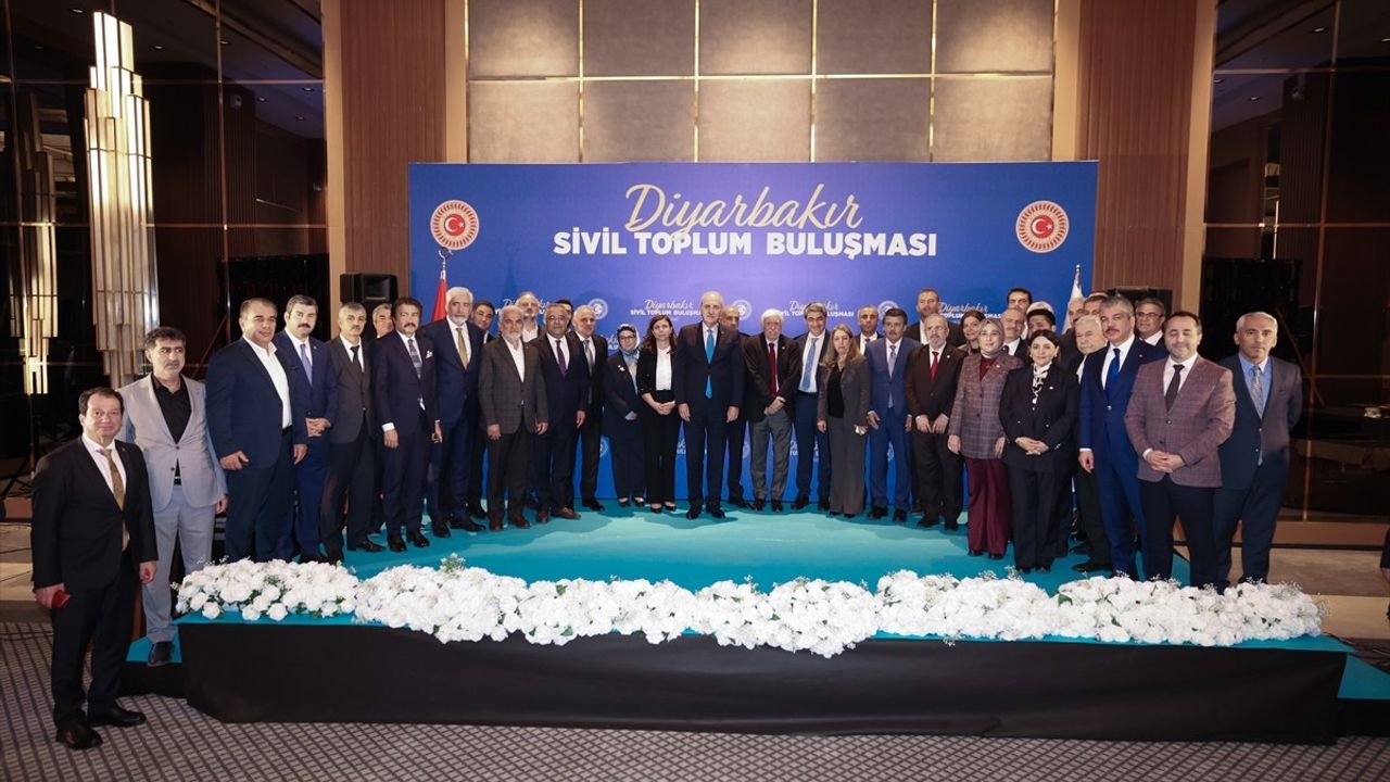 TBMM Başkanı Kurtulmuş, Diyarbakır'da Terörsüz Türkiye Vurgusu Yaptı