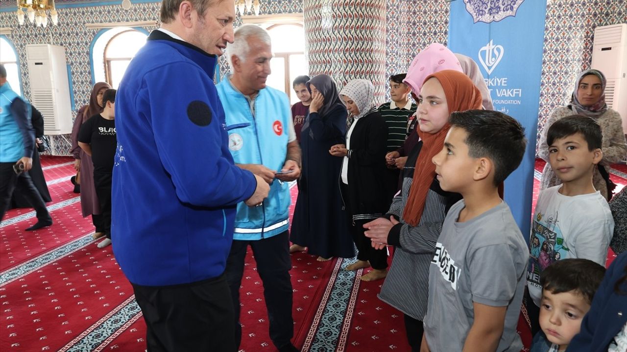 TDV, Elbistan ve Pazarcık'ta İhtiyaç Sahibi Ailelere Yardım Eli Uzattı