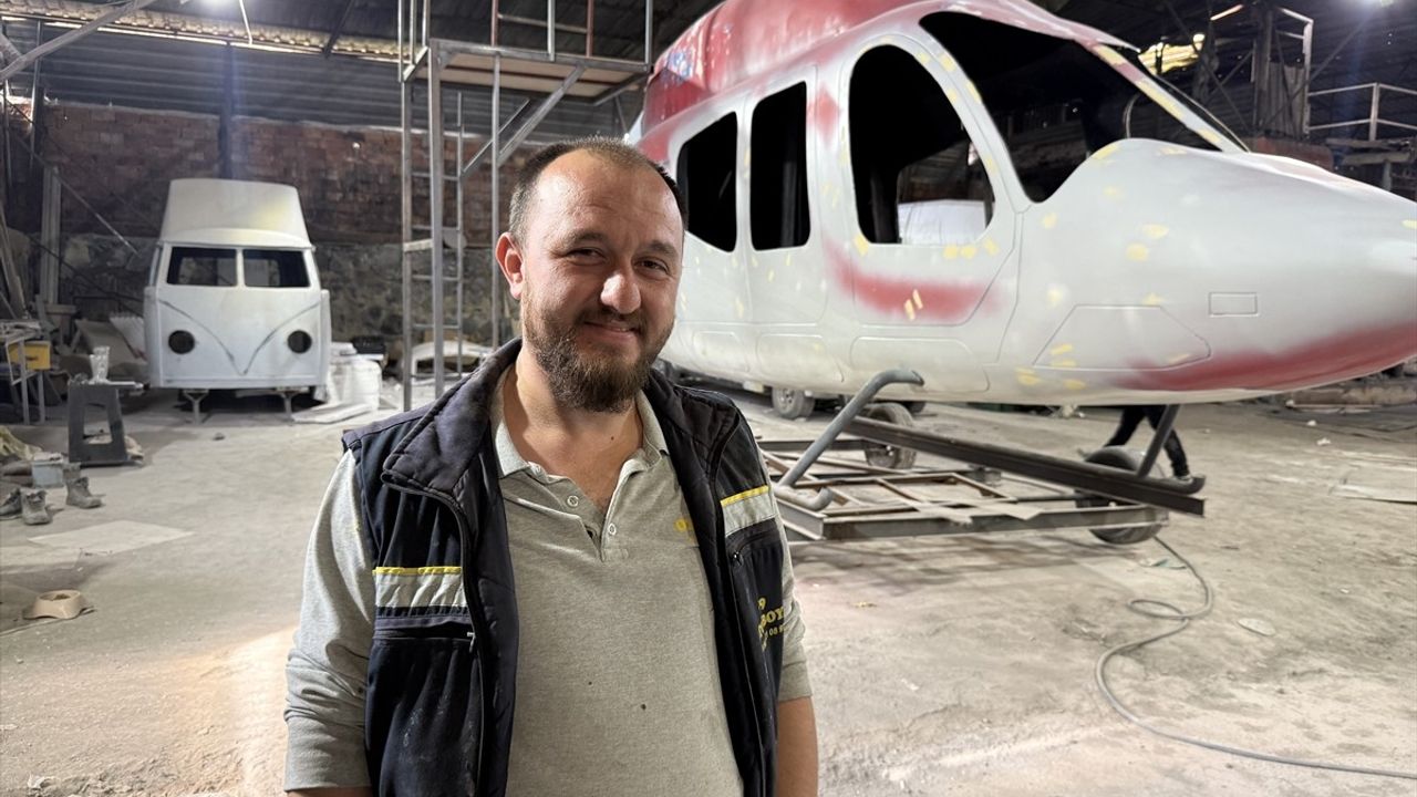 Tekirdağ'da Yaratıcılık: Ümit Marangoz'dan Fiberglas Helikopter Maketi Üretimi