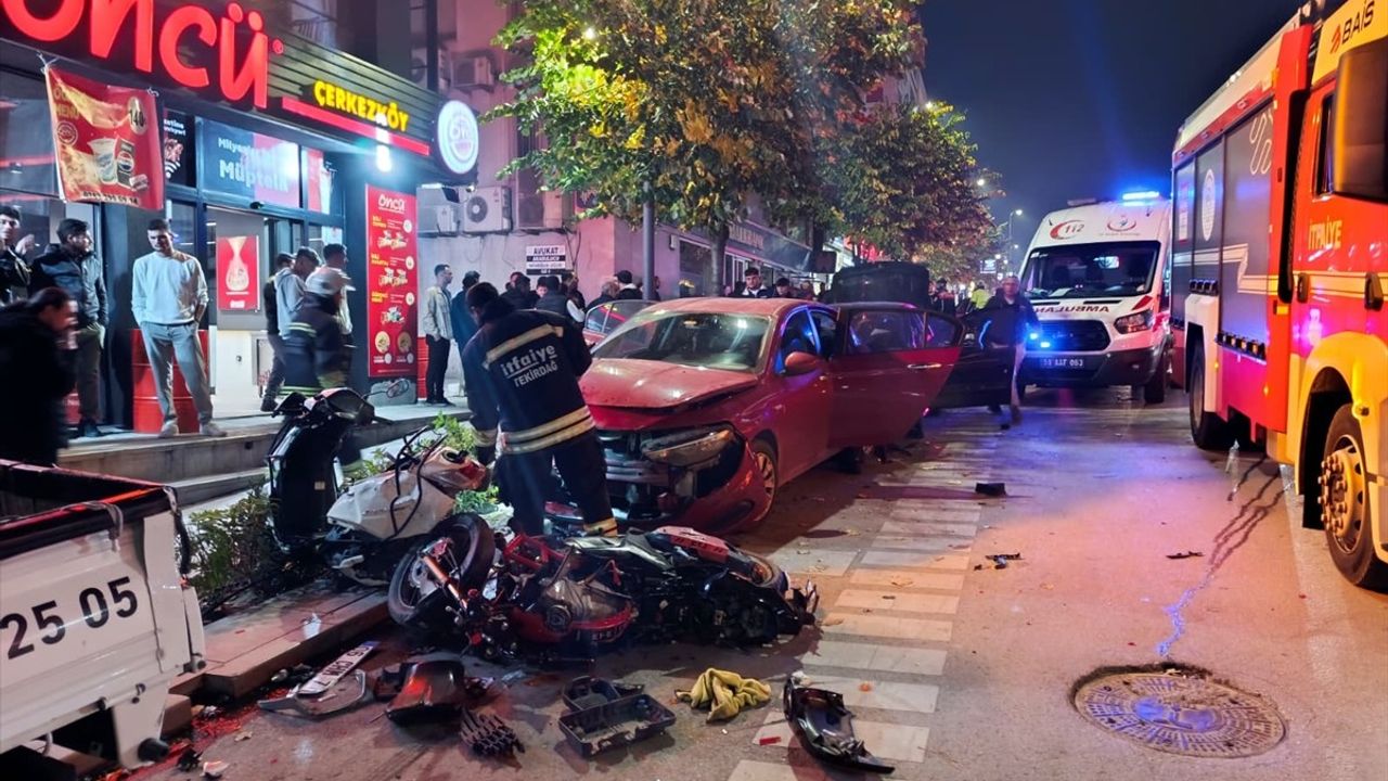 Tekirdağ'da Zincirleme Trafik Kazası: 3 Yaralı