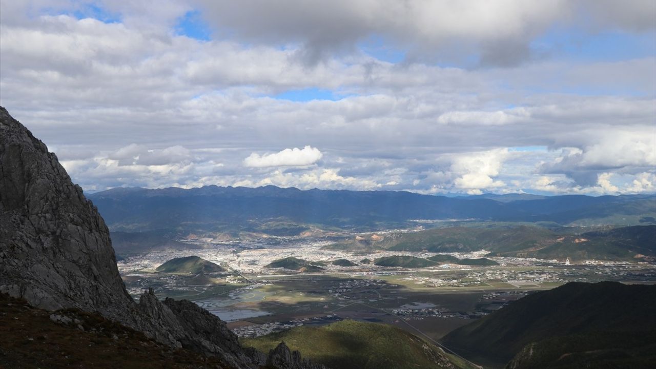 Tibet Platosu'ndaki Şangri-La: Gizemli Bir Cennet