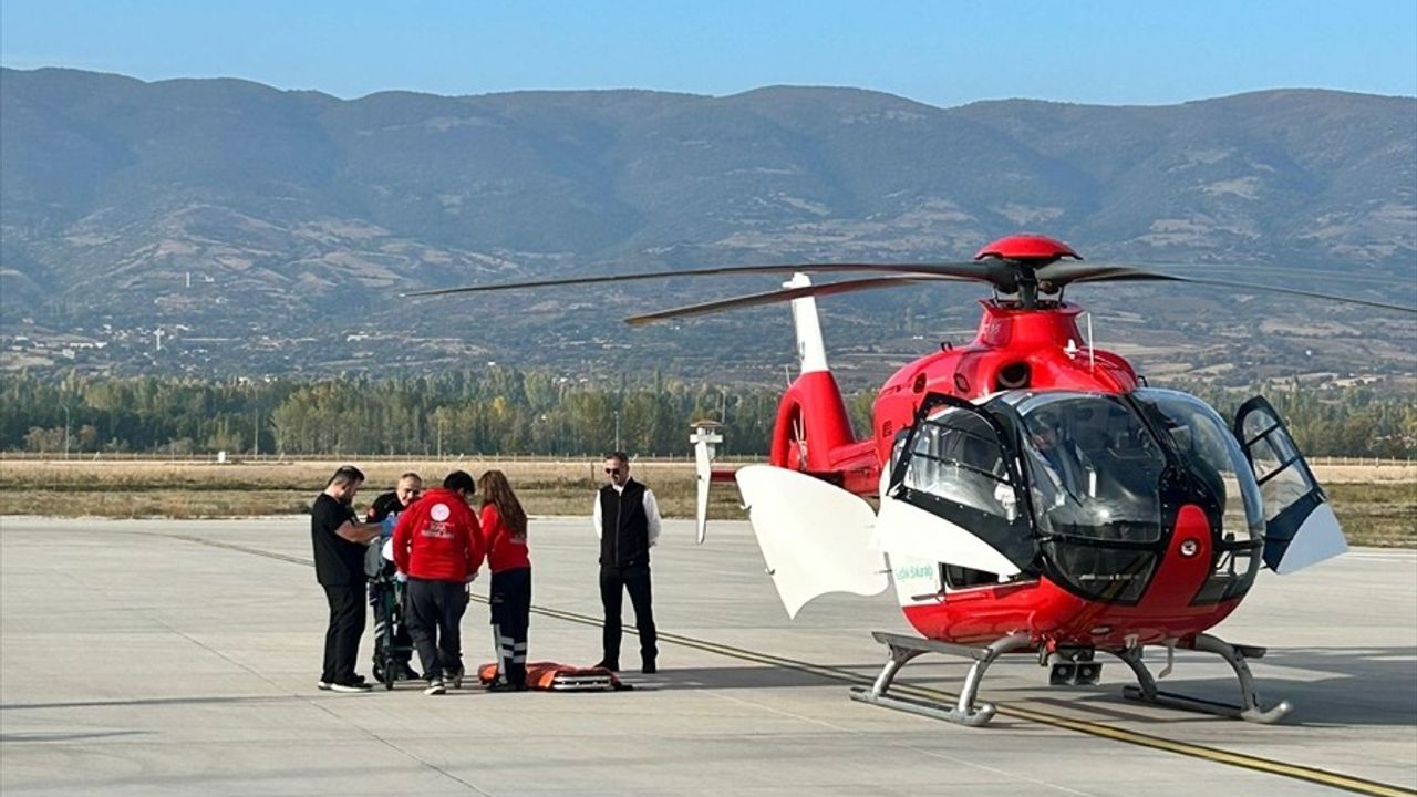 Tokat'ta Elektrik Kazası Sonrası Ambulans Helikopterle Hastaneye Sevk