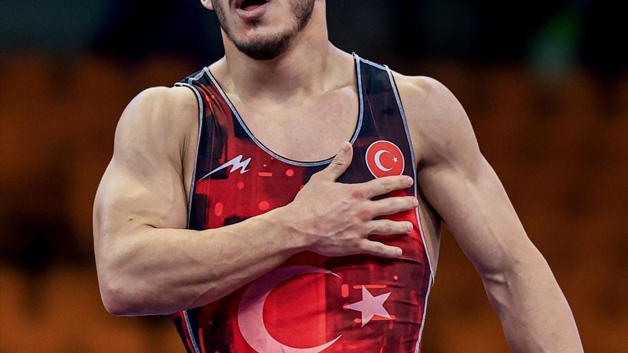 Tolga Özbek, 23 Yaş Altı Dünya Şampiyonası'nda Bronz Madalya Kazandı