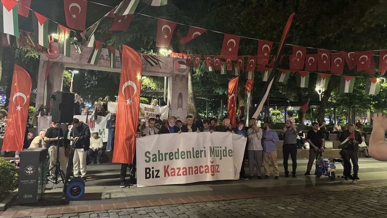 Trabzon'da Gazze'ye Destek Gösterisi