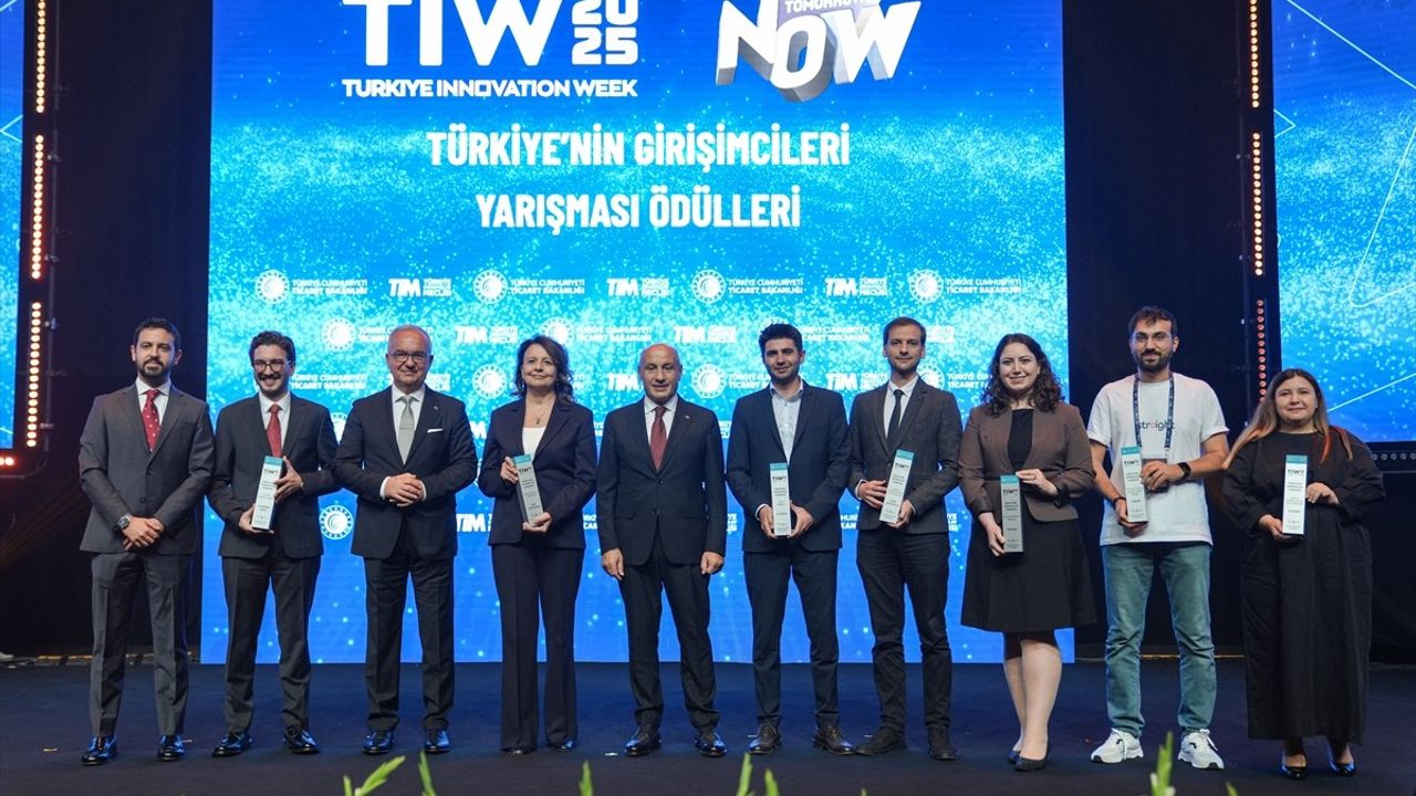 Türkiye Innovation Week 2025'te Girişimciler Ödüllendirildi