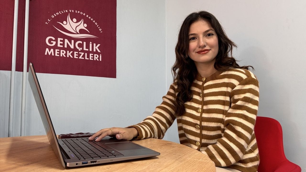 Üniversite Öğrencilerinden Çevre Dostu Ulaşım Aracı Projesine Ödül