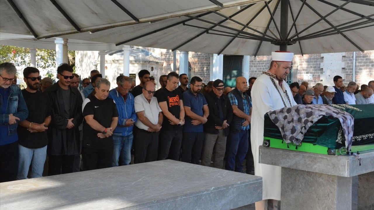 Uraz Kaygılaroğlu'nun Babaannesi Toprağa Verildi