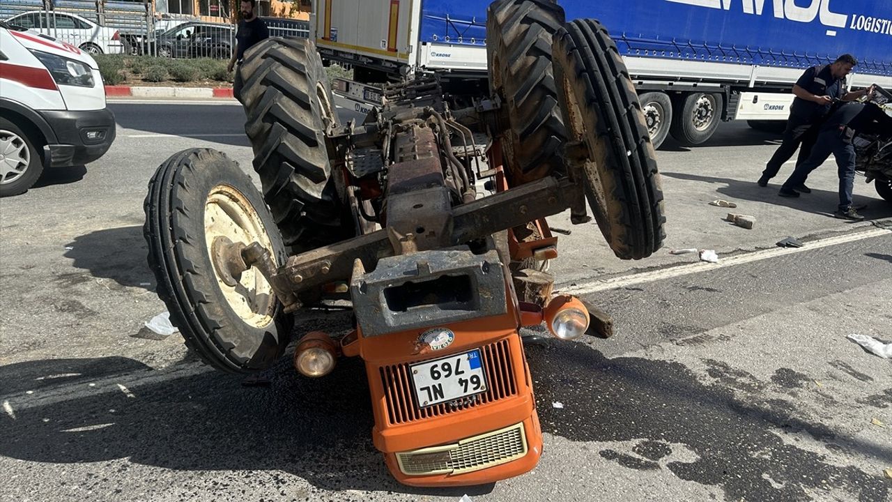 Uşak'ta Zincirleme Trafik Kazası: 1 Yaralı