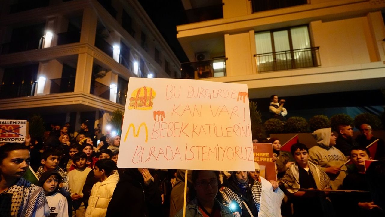 Üsküdar'da McDonald's Protestosu: Mahalle Sakinleri Harekete Geçti