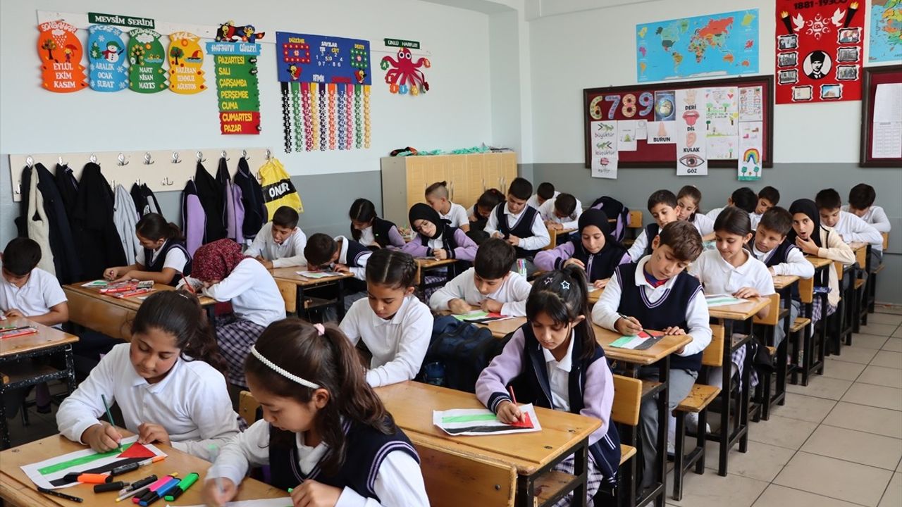 Van'dan Gazze'ye Destek: Öğrenciler Koreografi ile Tepki Gösterdi