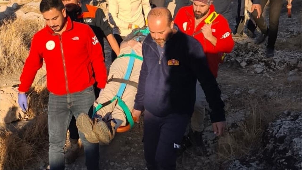 Van Kalesi'nde Turist Kurtarma Operasyonu