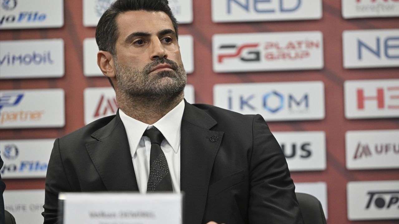 Volkan Demirel'in Gençlerbirliği'ndeki İlk Günkü Kutlaması