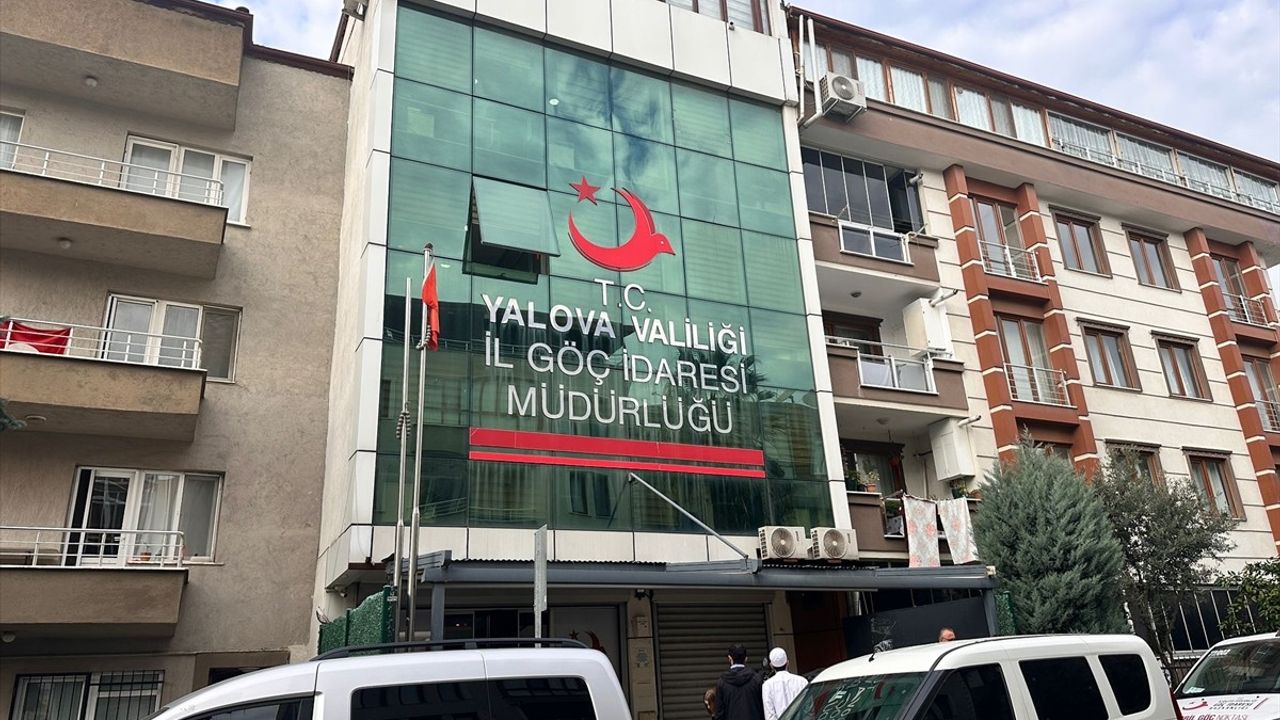 Yalova'da İl Göç İdaresi Müdürü ve 7 Kişi Gözaltına Alındı