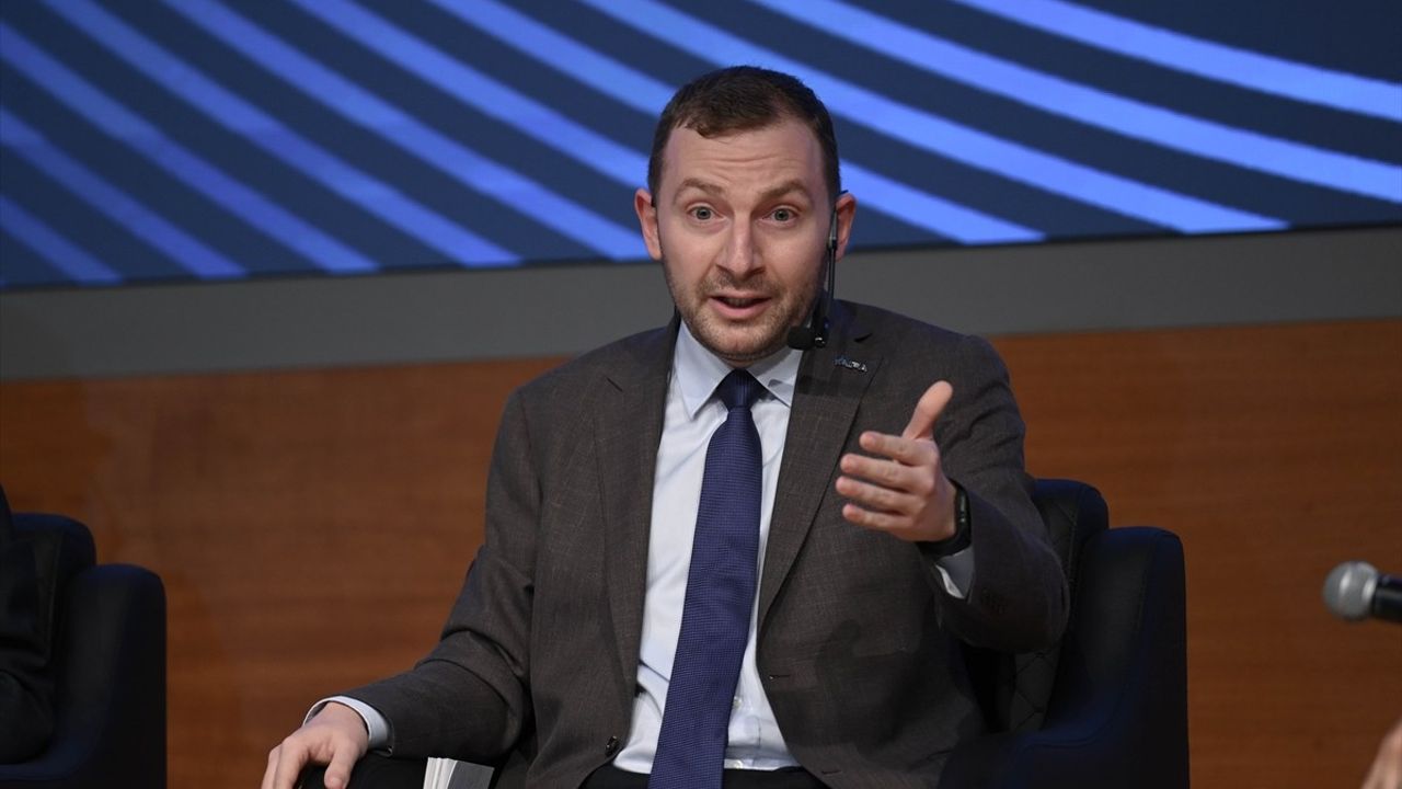Yapay Zeka Zirvesi 2025'te Sektör Temsilcileri Buluştu