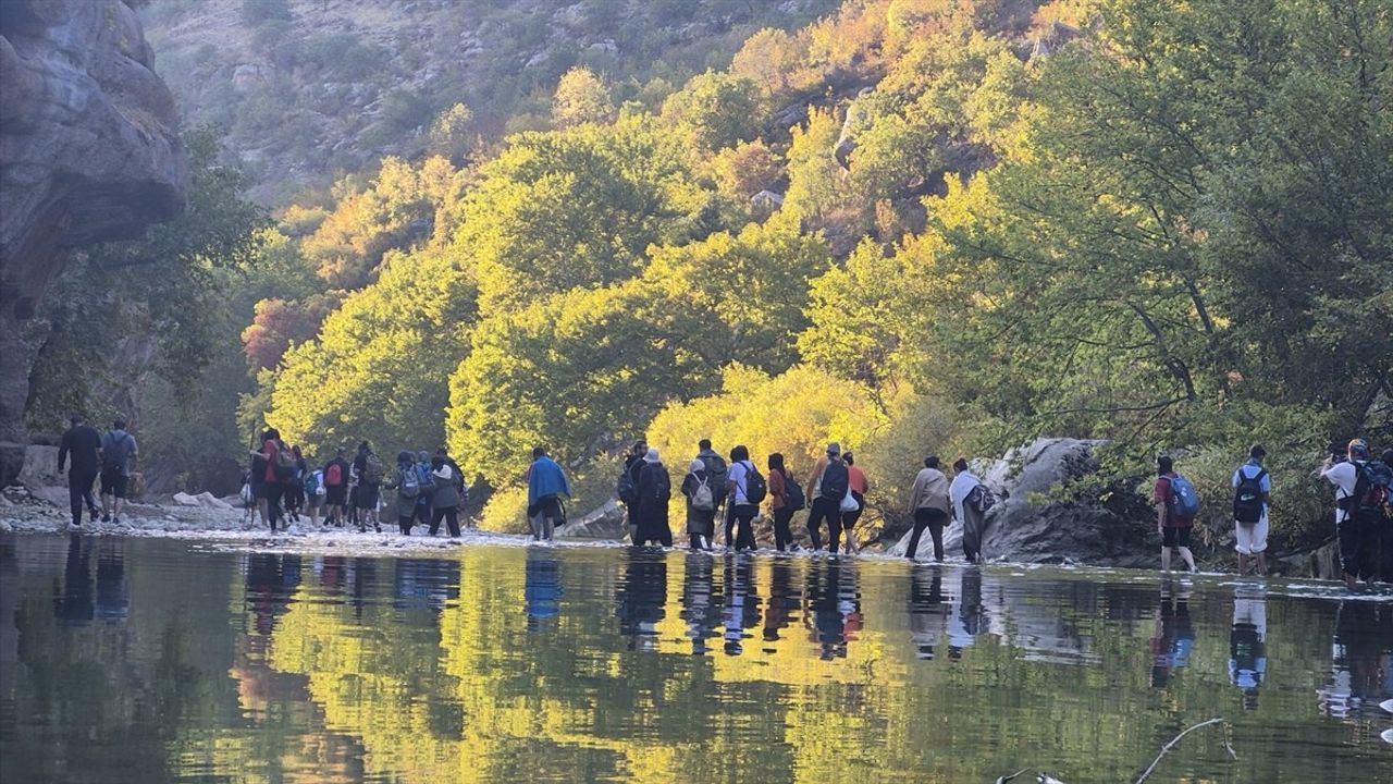 Zore Kanyonu'nda Doğaseverlerle Yürüyüş Etkinliği