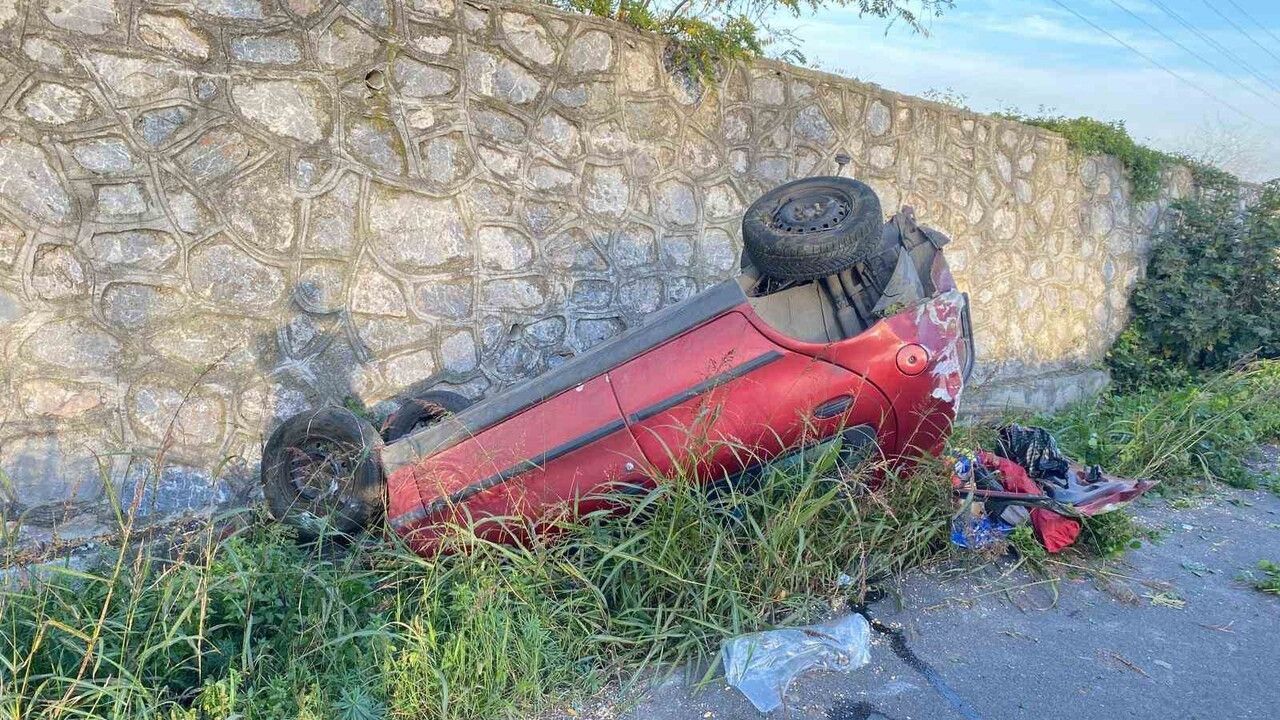 19 Mayıs'ta takla atan otomobilde 2 kişi yaralandı