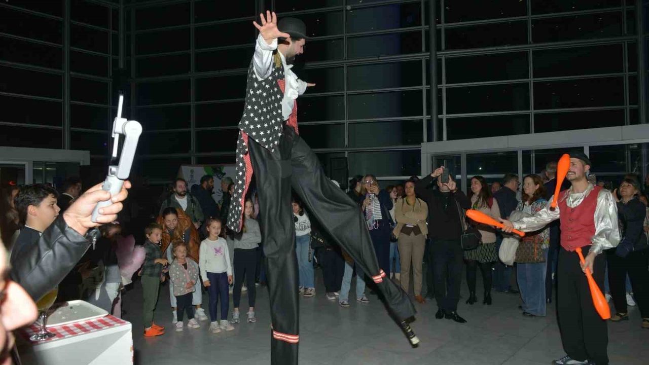 21. Uluslararası Karagöz Kukla ve Gölge Oyunları Festivali Bursa'da başladı