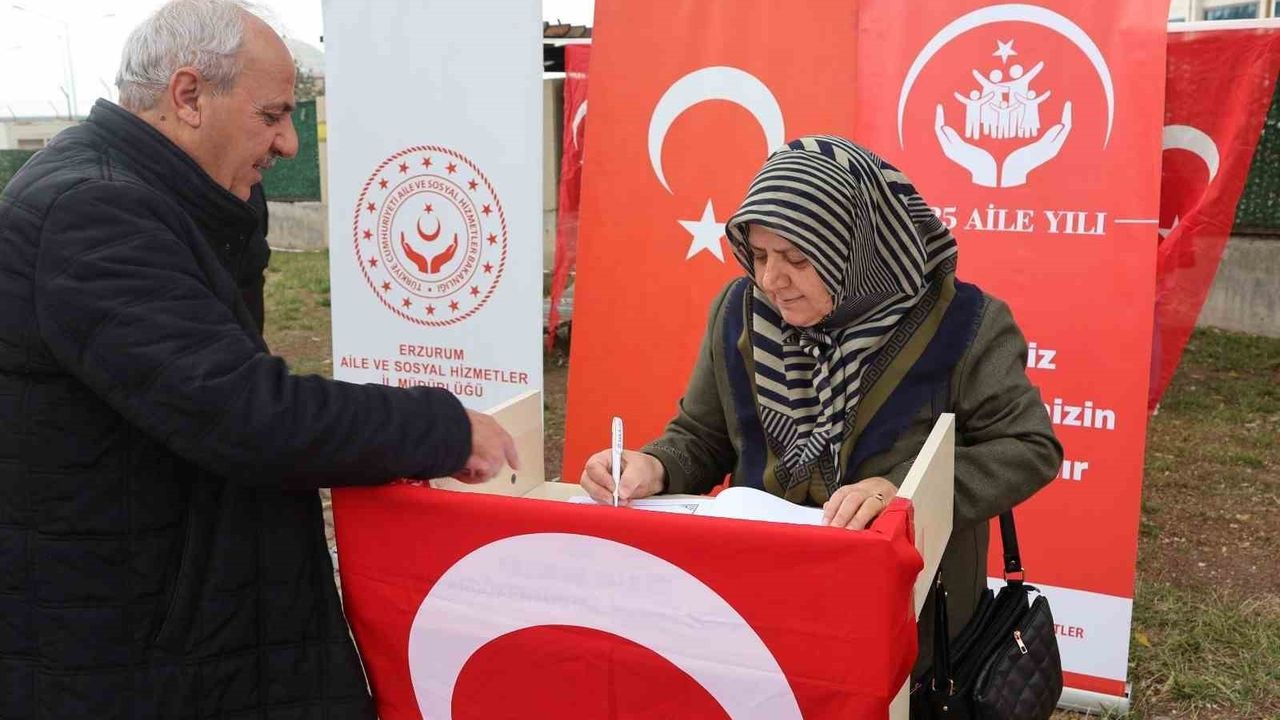 36 Şehit Yakını 'Kahramanların İzinde Anadolu' Yolculuğuna Uğurlandı