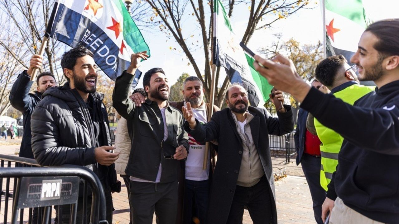 ABD’deki Suriyeliler Lafayette Park’ta Ahmed eş-Şara’yı karşıladı