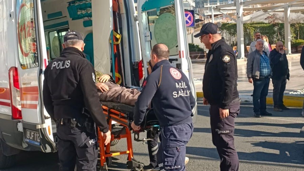 Abide Kavşağı'nda kaza: Şoka giren 72 yaşındaki sürücü hastaneye kaldırıldı