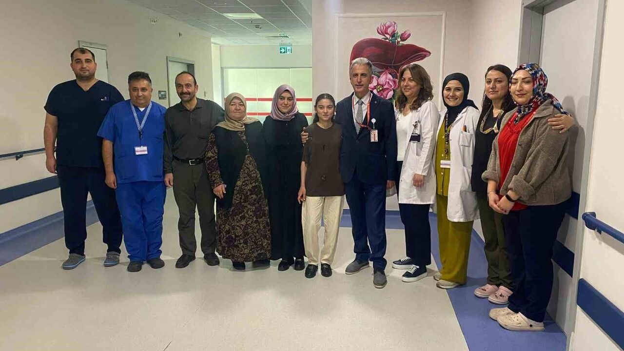 Ablasının bağışıyla yeni hayat: Tıp öğrencisi karaciğer nakli sonrası hepatolog olmaya karar verdi