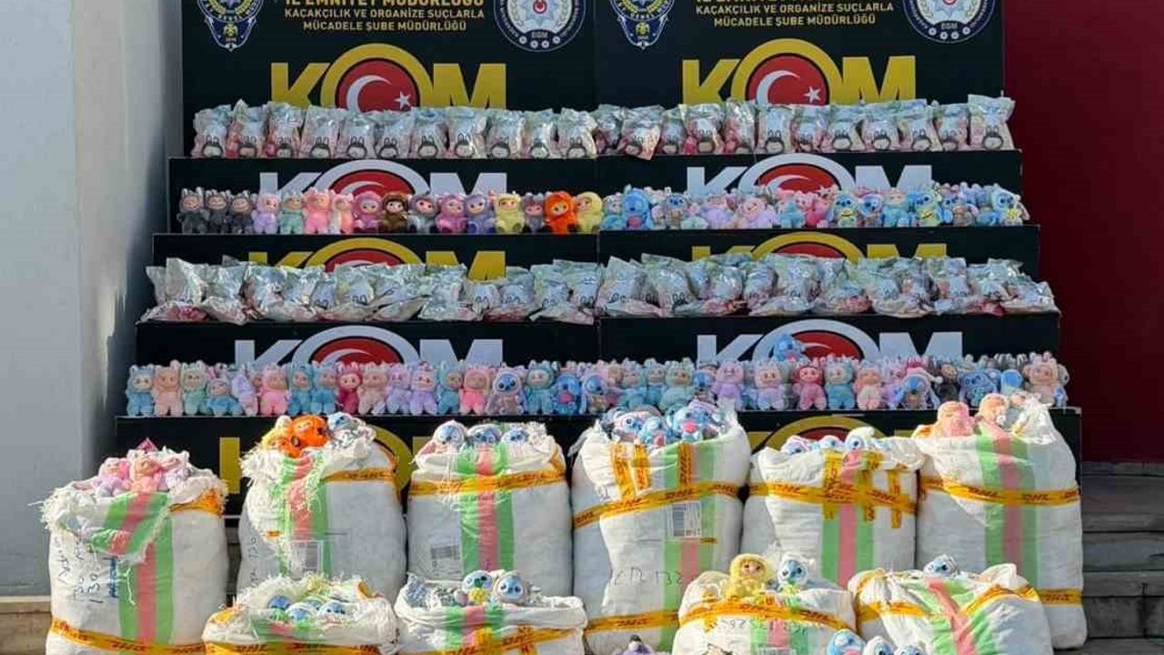 Adana'da 2 bin 605 gümrük kaçağı 'Labubu' pelüş oyuncak ele geçirildi