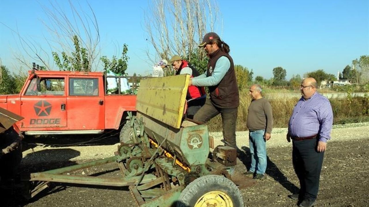 Adana'da 480 dekar mera işgalden kurtarıldı, yem bitkisi tohumları ekildi