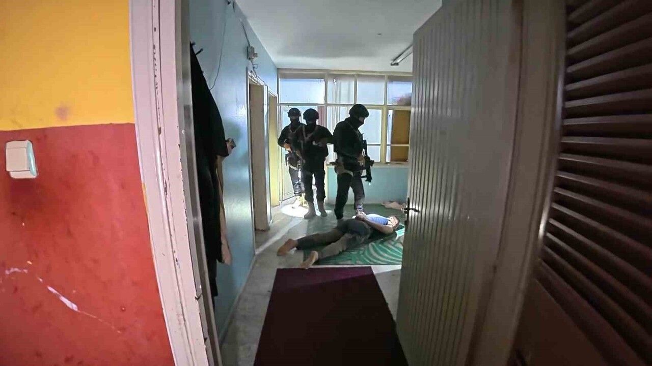 Adana'da DEAŞ'ın 'uyuyan' hücresine şafak baskını: 12 gözaltı