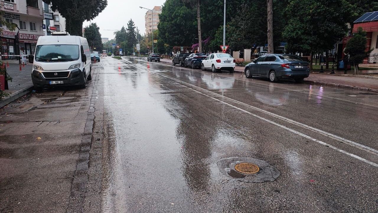 Adana'da kuvvetli yağış başladı — Meteoroloji 30 Kasım uyarısı