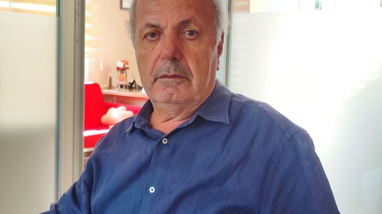 Adana'da Vakıfbank eski müdür yardımcısına hesaplardan para çekme iddiası