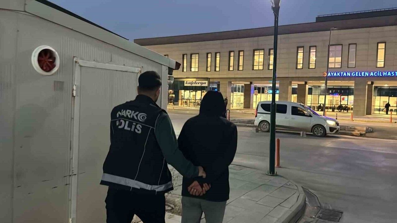 Adıyaman'da 340 gram sentetik uyuşturucu ele geçirildi — Zanlı tutuklandı