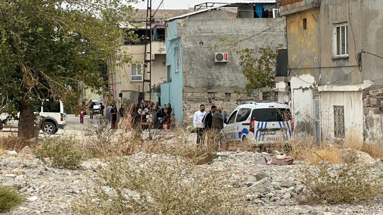 Adıyaman Varlık Mahallesi'nde 2 Grup Arasında Kavgaya Polis Müdahalesi