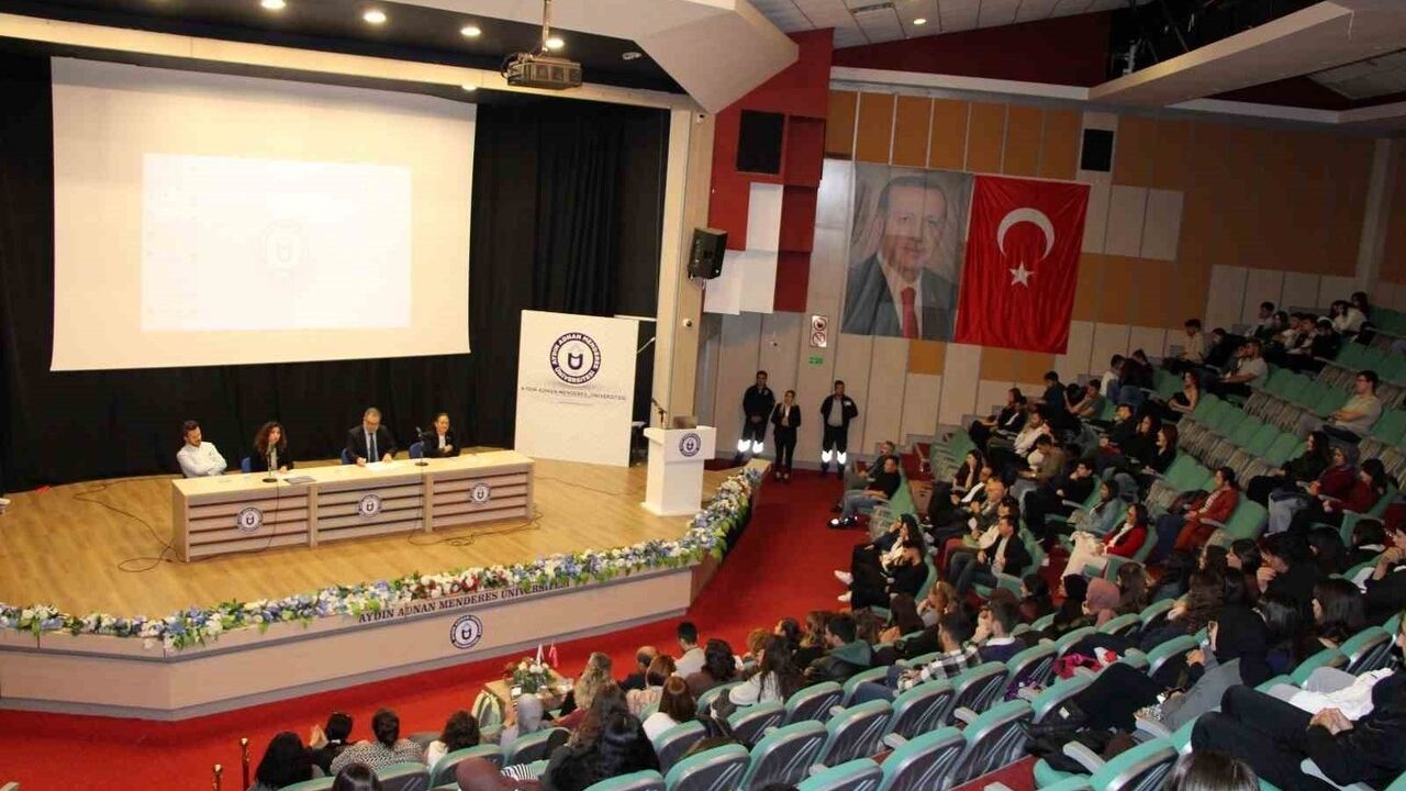 ADÜ’de 'Öğretmenlik Yolunda: Deneyimden İlham Almak' etkinliği gerçekleştirildi